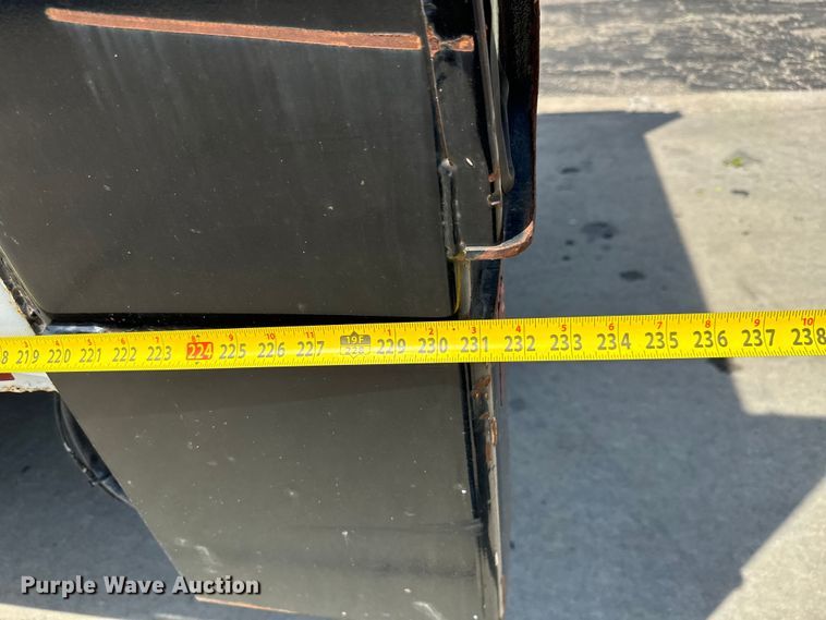 image for item MU9792 1995 International  4700 box truck