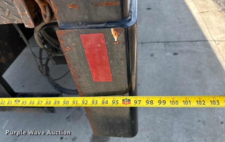 image for item MU9792 1995 International  4700 box truck