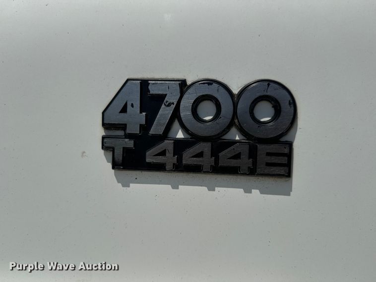 image for item MU9792 1995 International  4700 box truck