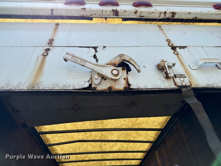 image for item MU9792 1995 International  4700 box truck