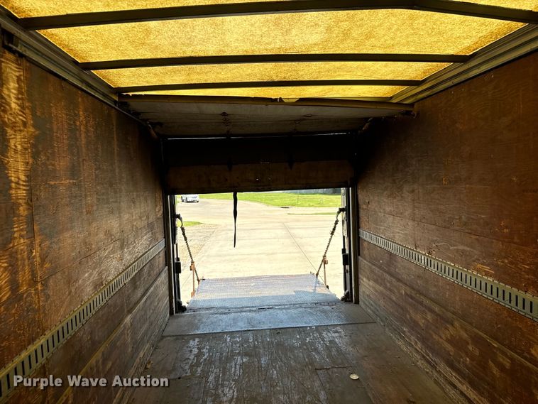 image for item MU9792 1995 International  4700 box truck