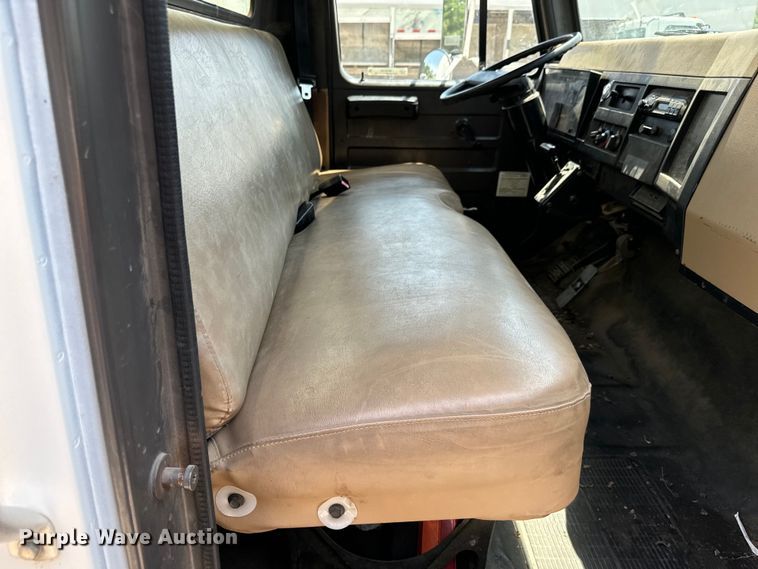 image for item MU9792 1995 International  4700 box truck