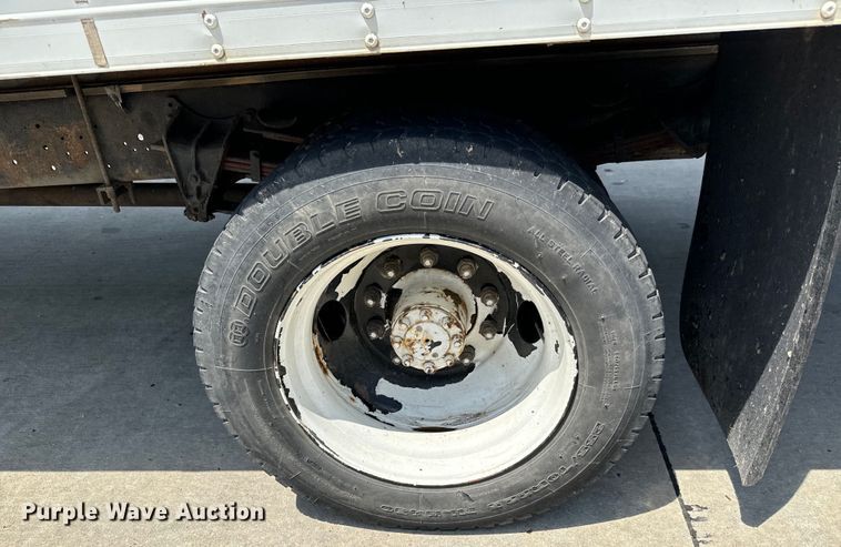 image for item MU9792 1995 International  4700 box truck