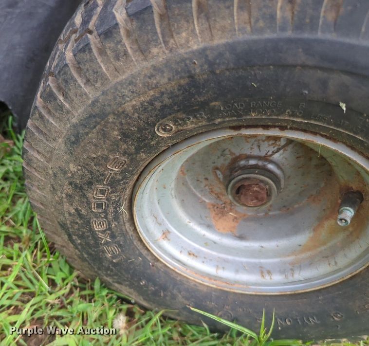 image for item NG9879 2003 John Deere E-Gator utility vehicle