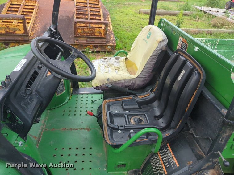 image for item NG9879 2003 John Deere E-Gator utility vehicle