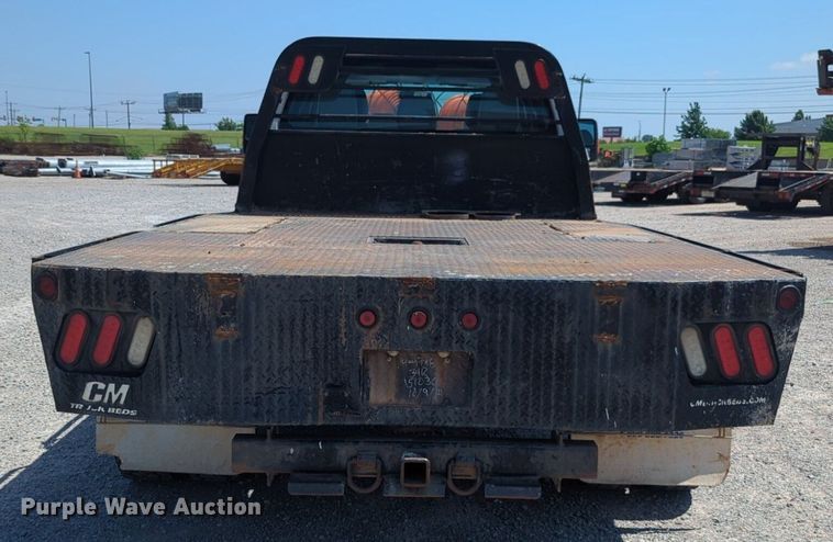 image for item NG9898 2016 Ford F550 Crew Cab flatbed truck
