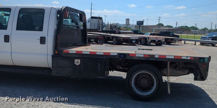 image for item NG9898 2016 Ford F550 Crew Cab flatbed truck