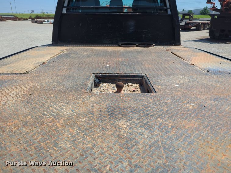 image for item NG9898 2016 Ford F550 Crew Cab flatbed truck