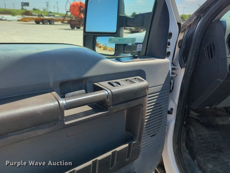 image for item NG9898 2016 Ford F550 Crew Cab flatbed truck