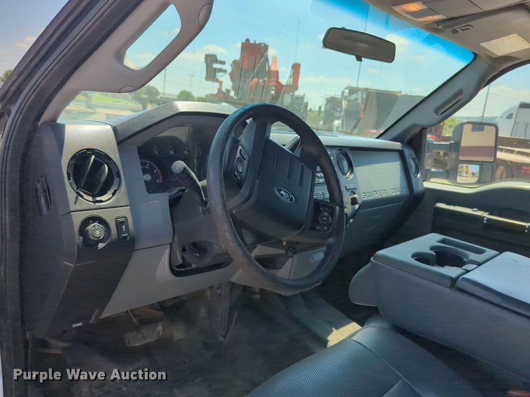 image for item NG9898 2016 Ford F550 Crew Cab flatbed truck