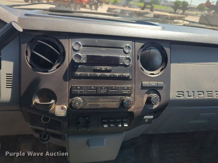 image for item NG9898 2016 Ford F550 Crew Cab flatbed truck