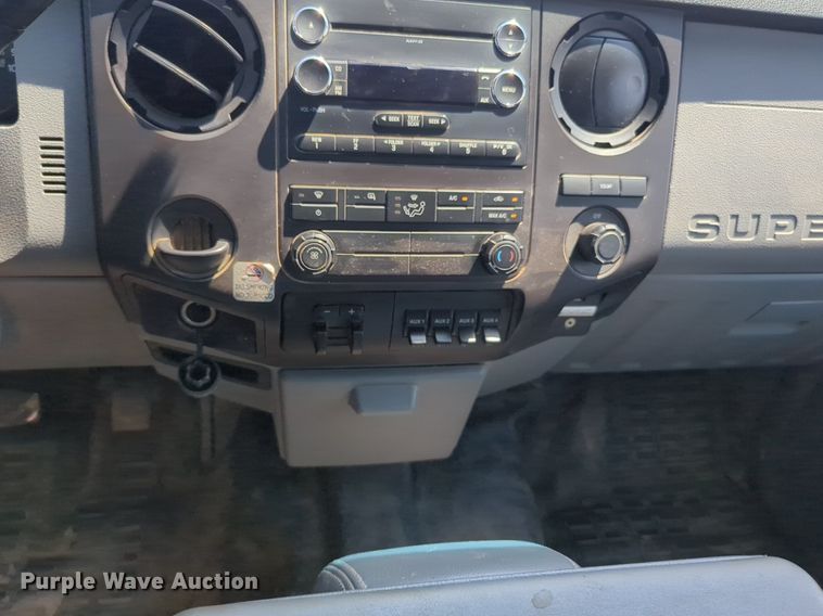 image for item NG9898 2016 Ford F550 Crew Cab flatbed truck