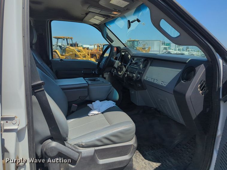 image for item NG9898 2016 Ford F550 Crew Cab flatbed truck