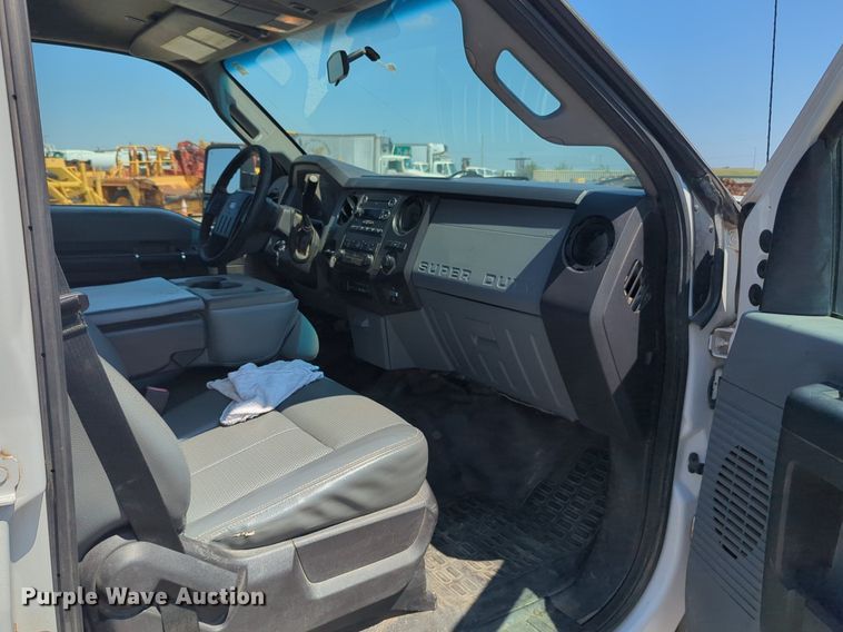 image for item NG9898 2016 Ford F550 Crew Cab flatbed truck