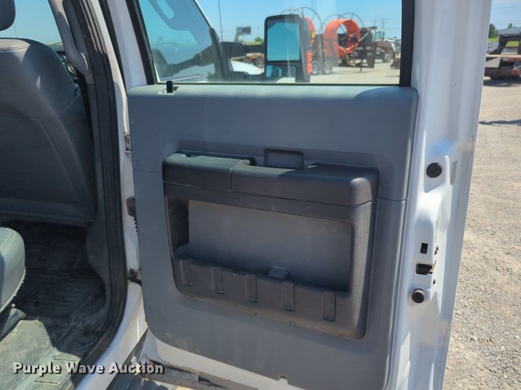 image for item NG9898 2016 Ford F550 Crew Cab flatbed truck