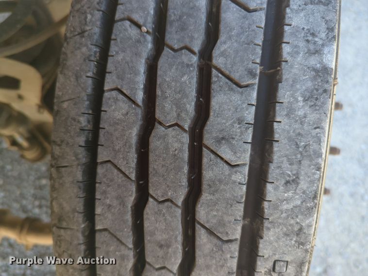 image for item NG9898 2016 Ford F550 Crew Cab flatbed truck