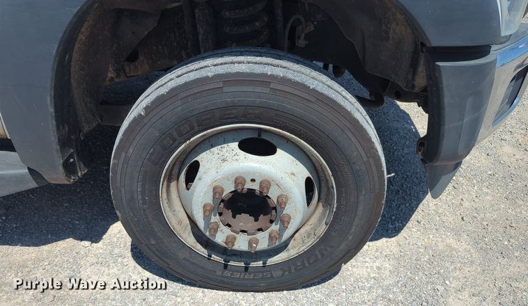 image for item NG9898 2016 Ford F550 Crew Cab flatbed truck