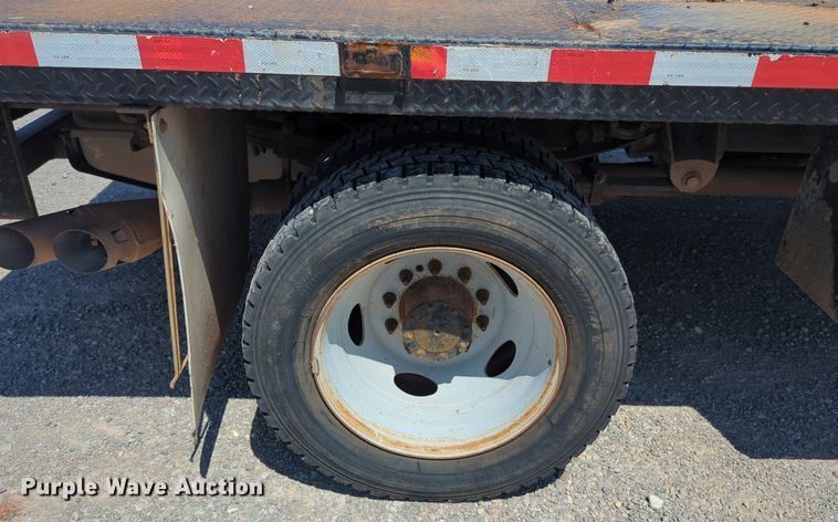 image for item NG9898 2016 Ford F550 Crew Cab flatbed truck