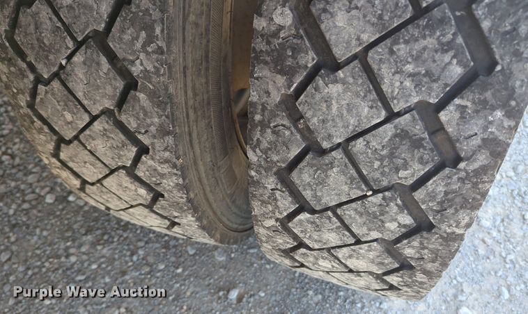 image for item NG9898 2016 Ford F550 Crew Cab flatbed truck