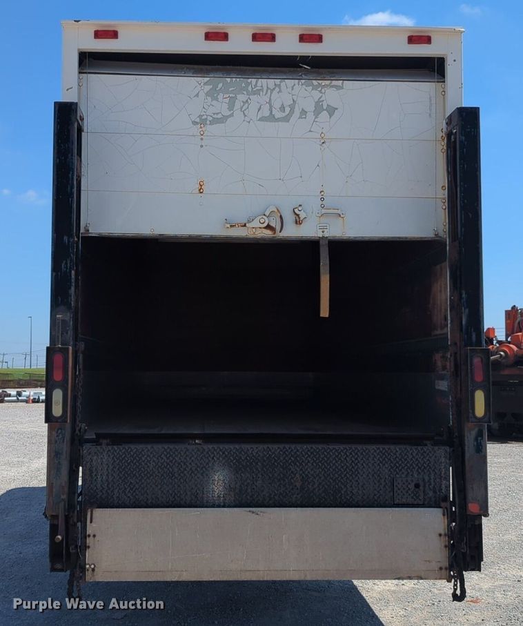 image for item NG9899 1998 GMC C6500 box truck