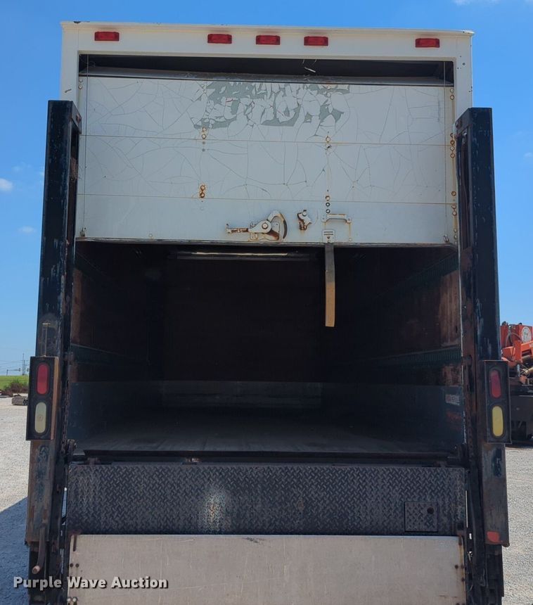 image for item NG9899 1998 GMC C6500 box truck