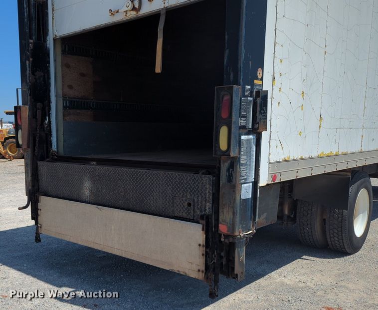 image for item NG9899 1998 GMC C6500 box truck
