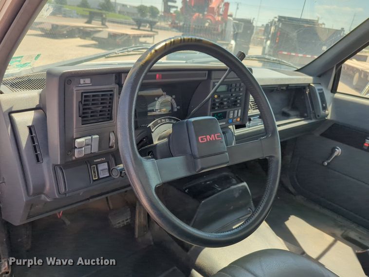 image for item NG9899 1998 GMC C6500 box truck