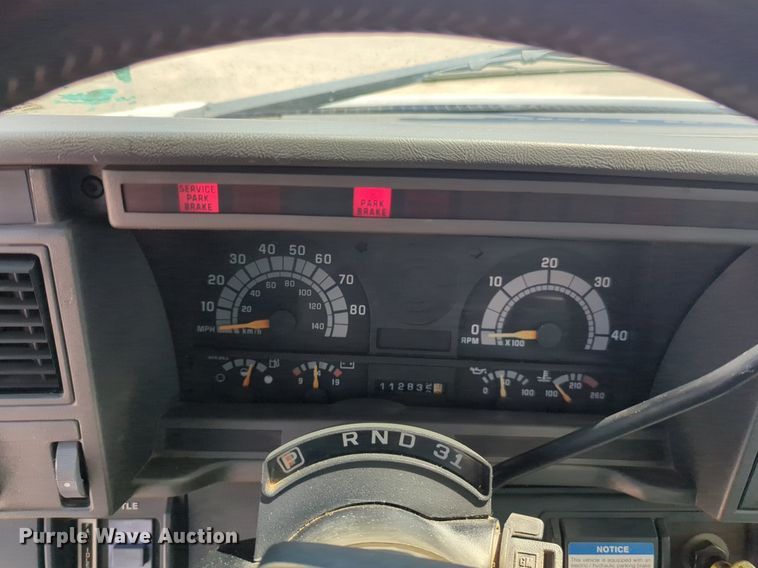 image for item NG9899 1998 GMC C6500 box truck