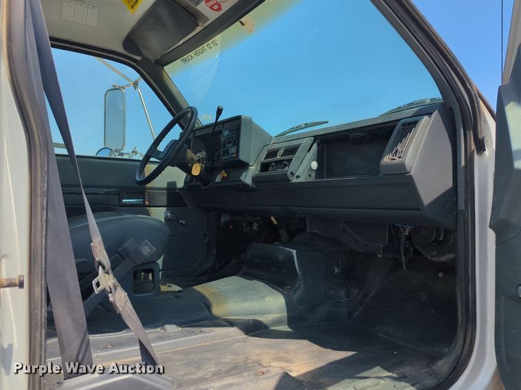 image for item NG9899 1998 GMC C6500 box truck