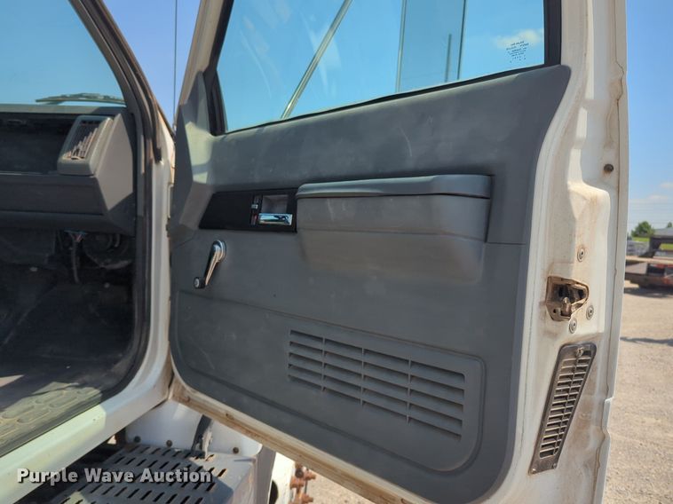 image for item NG9899 1998 GMC C6500 box truck