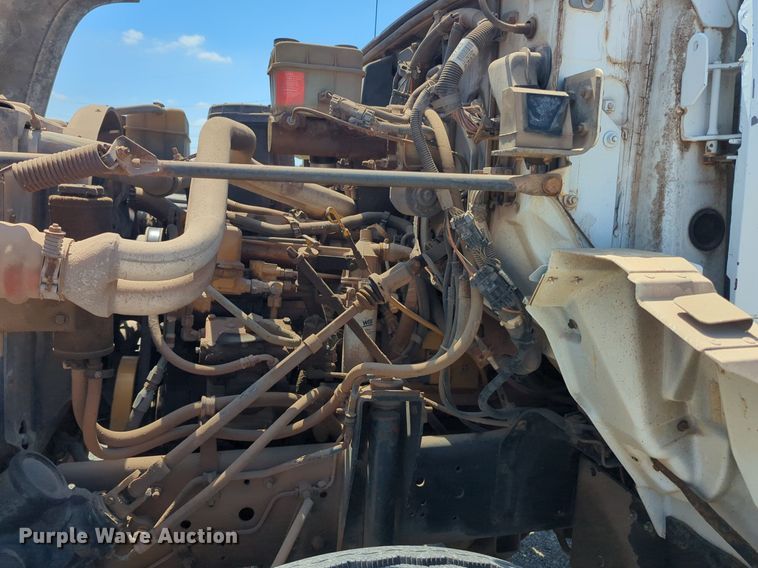 image for item NG9899 1998 GMC C6500 box truck