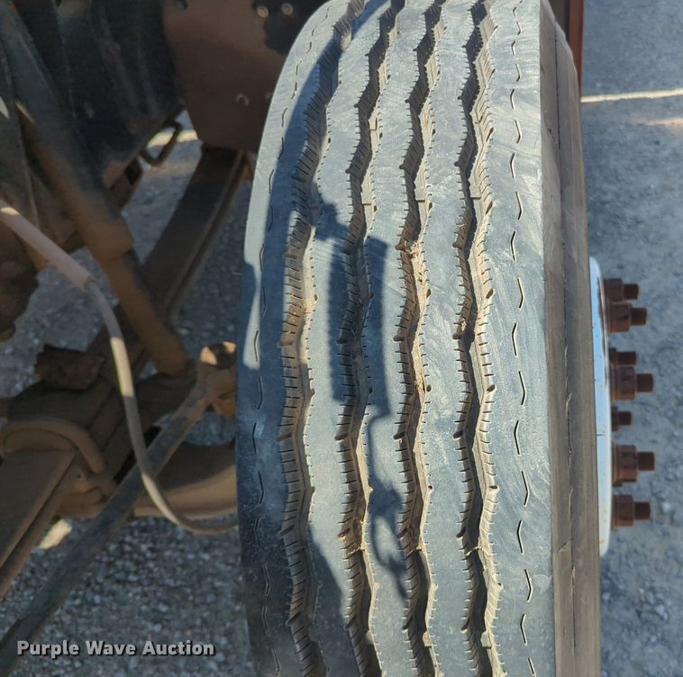 image for item NG9899 1998 GMC C6500 box truck