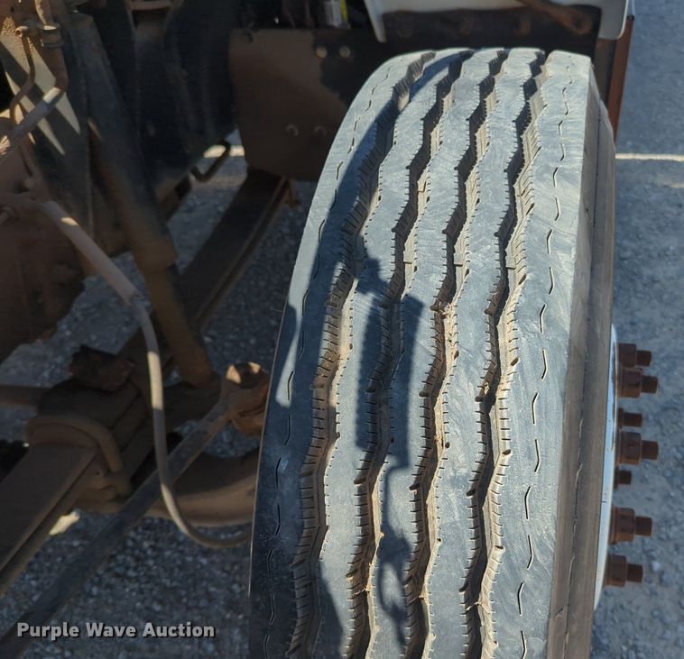 image for item NG9899 1998 GMC C6500 box truck