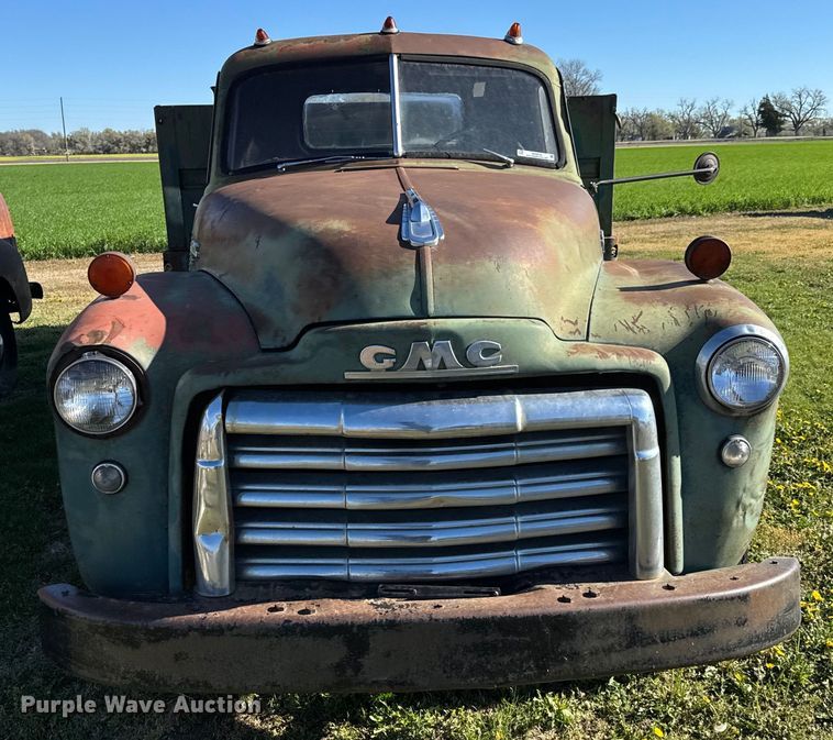image for item NH9072 1953 GMC 350 grain truck