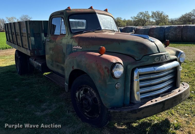 image for item NH9072 1953 GMC 350 grain truck