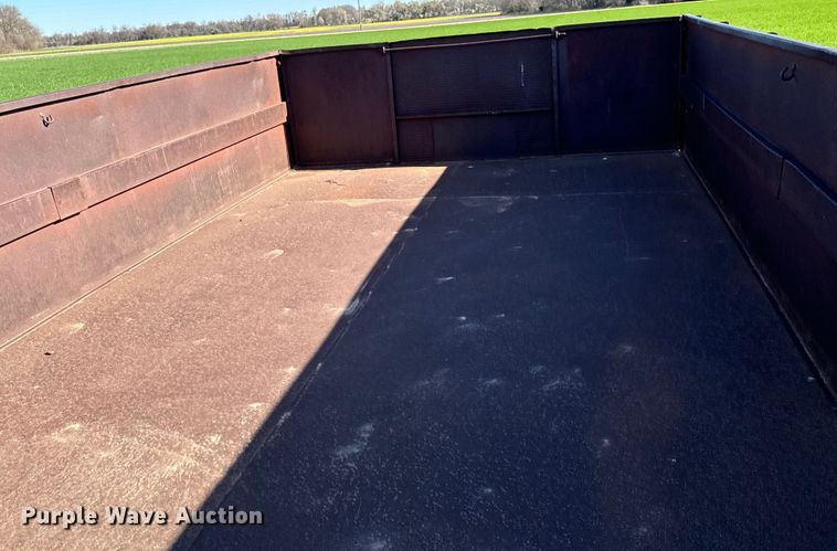 image for item NH9072 1953 GMC 350 grain truck