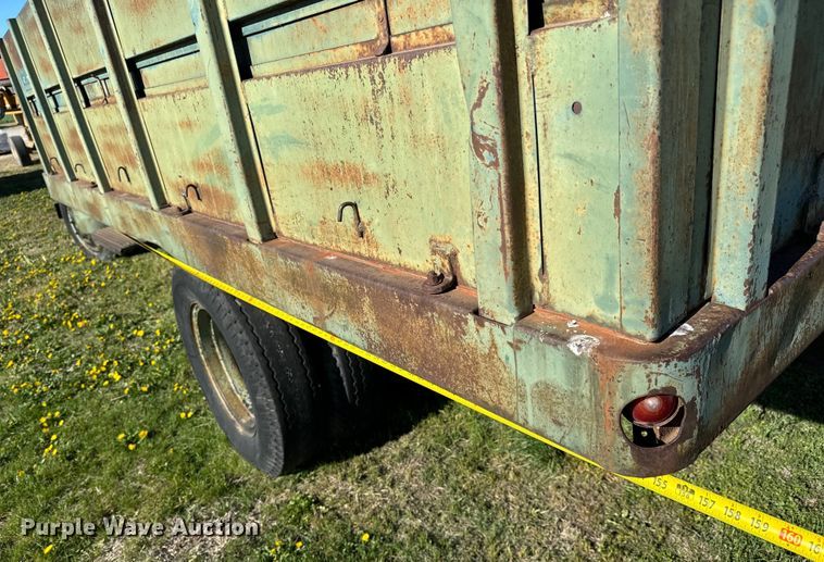 image for item NH9072 1953 GMC 350 grain truck