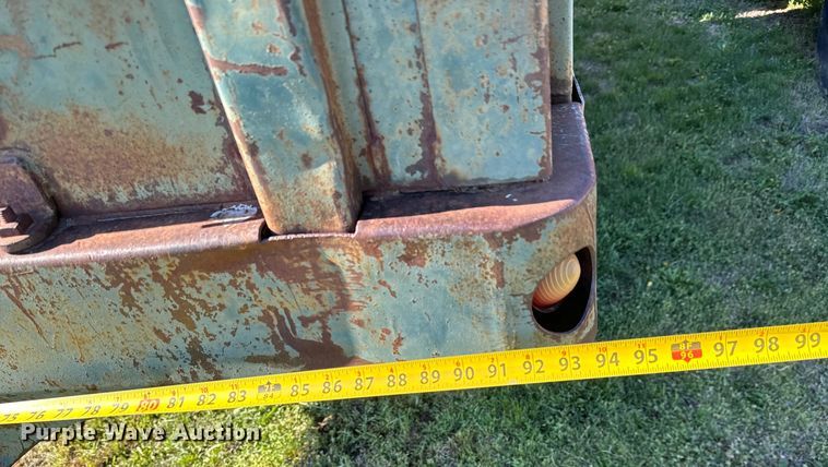 image for item NH9072 1953 GMC 350 grain truck