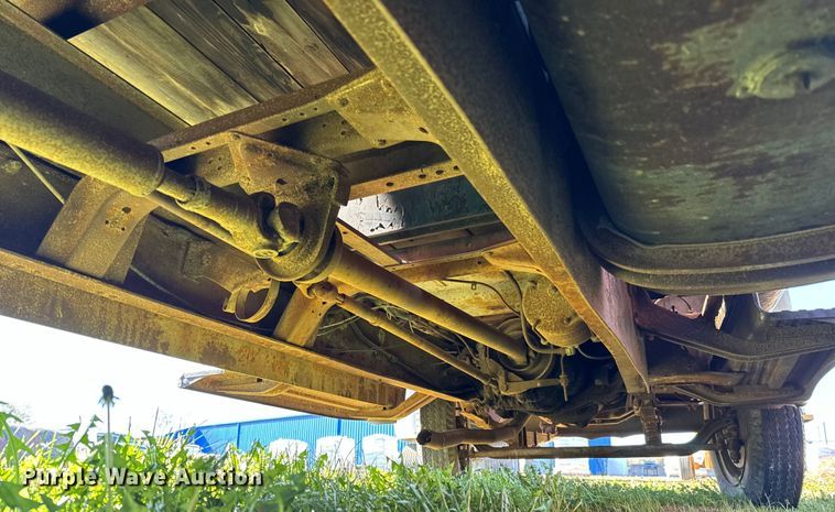 image for item NH9072 1953 GMC 350 grain truck