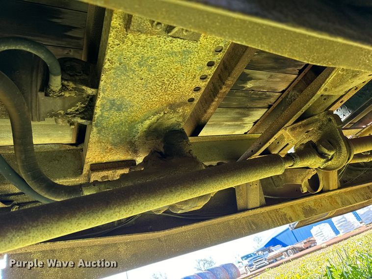 image for item NH9072 1953 GMC 350 grain truck