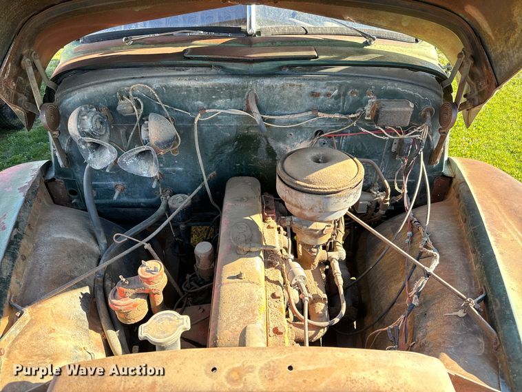 image for item NH9072 1953 GMC 350 grain truck