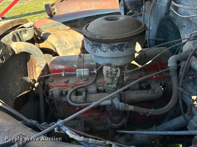 image for item NH9072 1953 GMC 350 grain truck