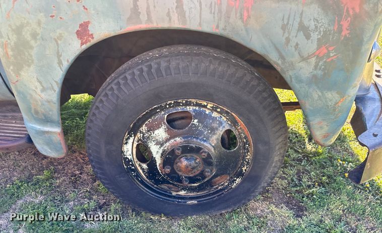 image for item NH9072 1953 GMC 350 grain truck