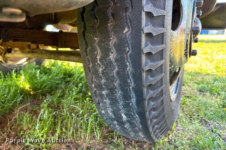 image for item NH9072 1953 GMC 350 grain truck