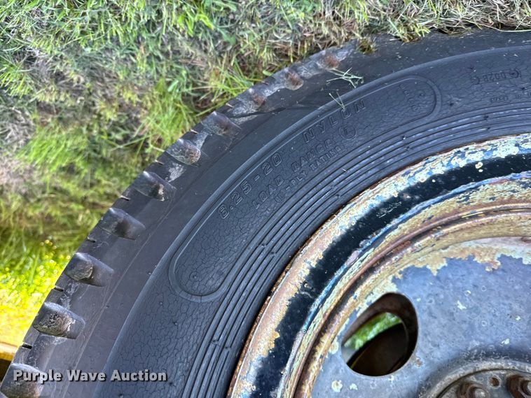 image for item NH9072 1953 GMC 350 grain truck