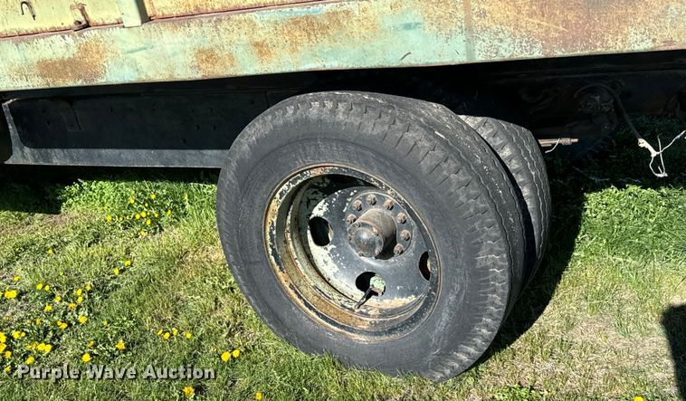 image for item NH9072 1953 GMC 350 grain truck