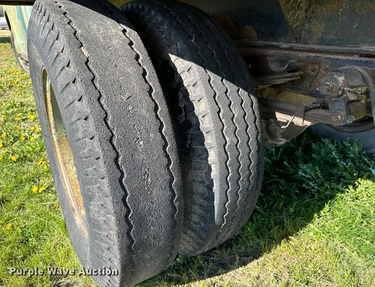 image for item NH9072 1953 GMC 350 grain truck