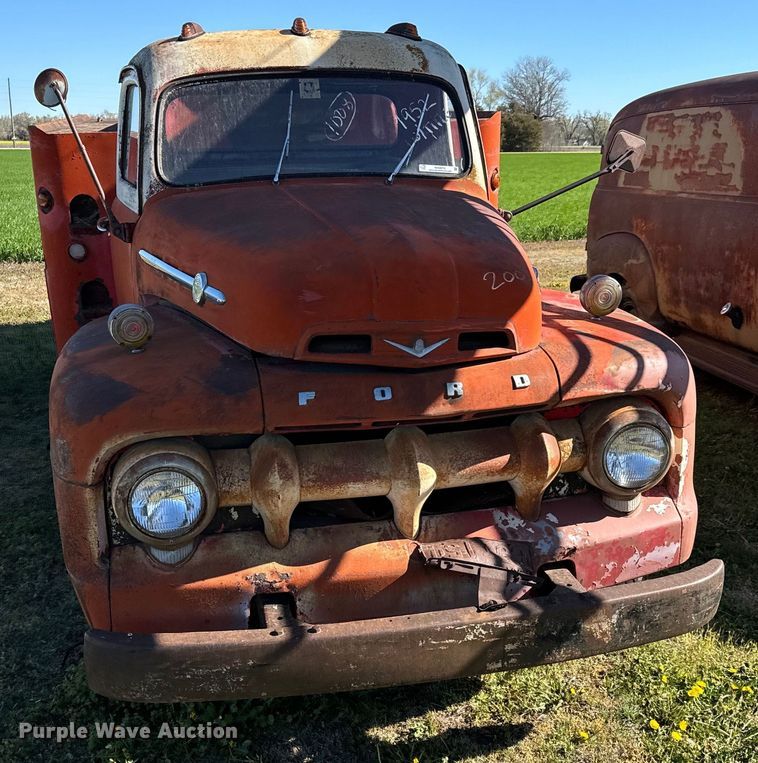 image for item NH9074 1952 Ford  F-6 fuel truck