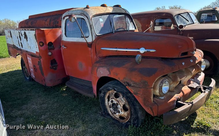 image for item NH9074 1952 Ford  F-6 fuel truck