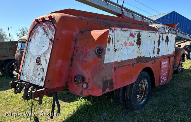 image for item NH9074 1952 Ford  F-6 fuel truck